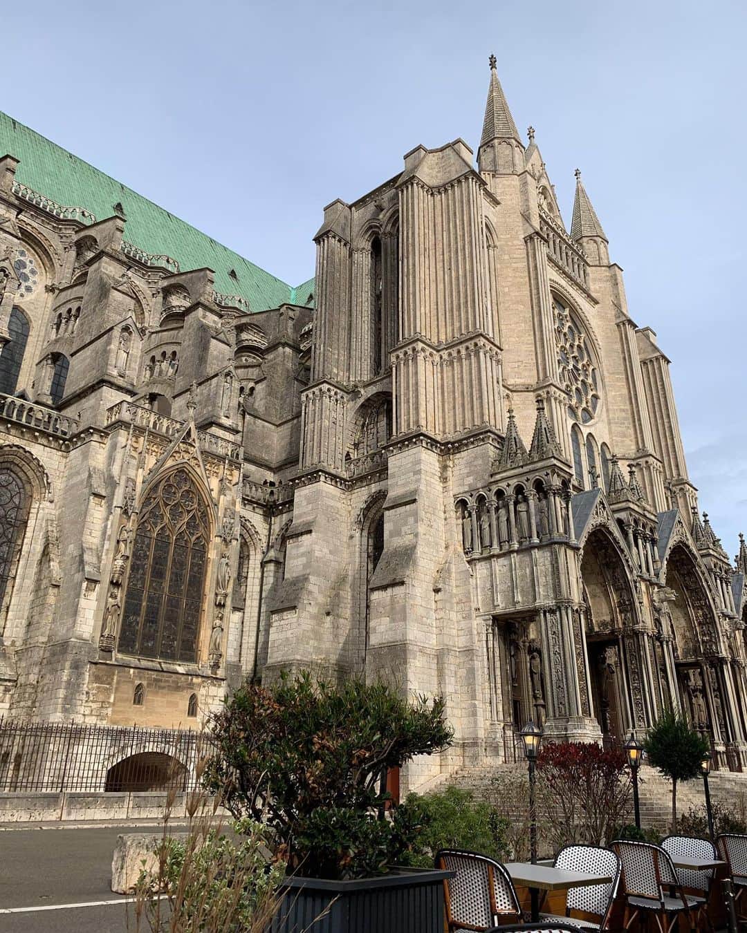 藤井美菜さんのインスタグラム写真 - (藤井美菜Instagram)「. 美しいシャルトル大聖堂🇫🇷 아름다운 샤르트르대성당🇫🇷 Beautiful Chartres Cathedral🇫🇷 #フランス#フランス旅行#ヨーロッパ#美しい景色#シャルトル#프랑스#프랑스여행#샤르트르#유럽#아름다운경치#france#Chartres#Bonjour」11月2日 17時10分 - fujii_mina_0715