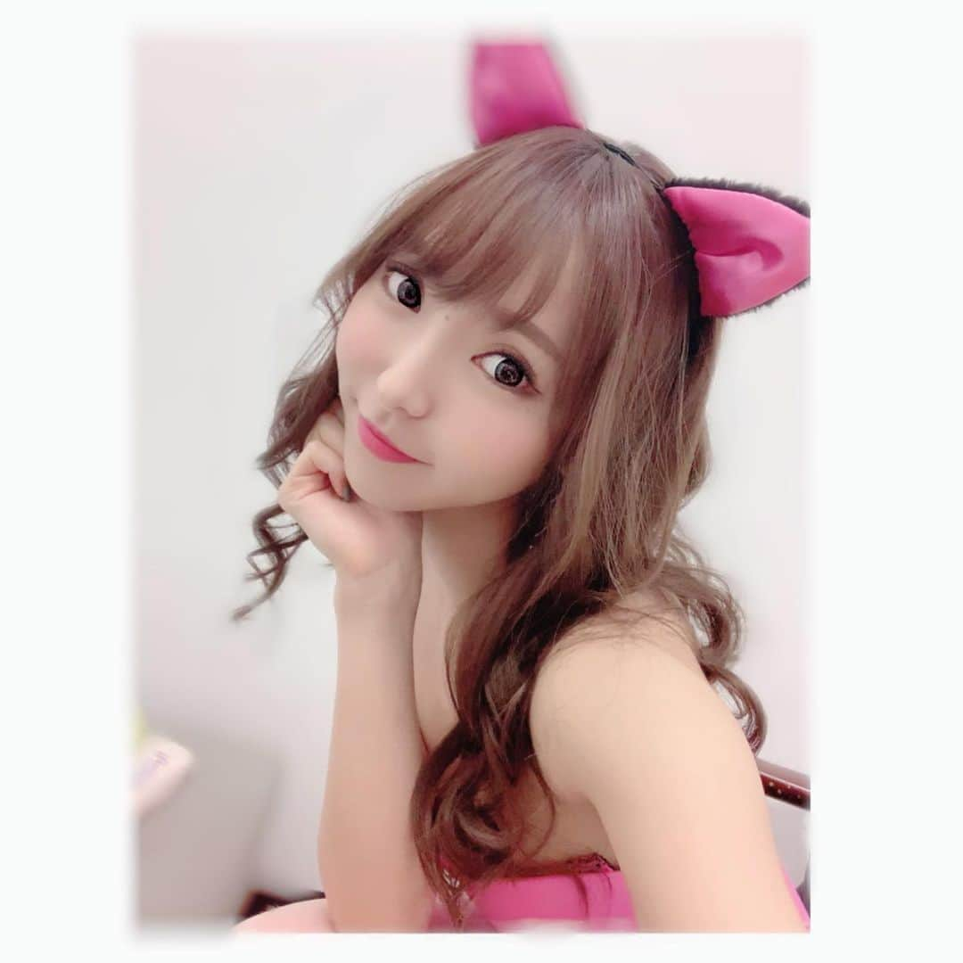 輝月あんりさんのインスタグラム写真 - (輝月あんりInstagram)「cat🐈💗💓」11月2日 17時25分 - anri_204_xx