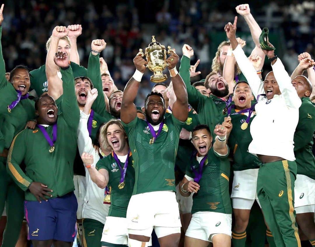 キャメロン・ファンデルバーグのインスタグラム：「🇿🇦🏆🇿🇦 Dream team! What a feeling!」