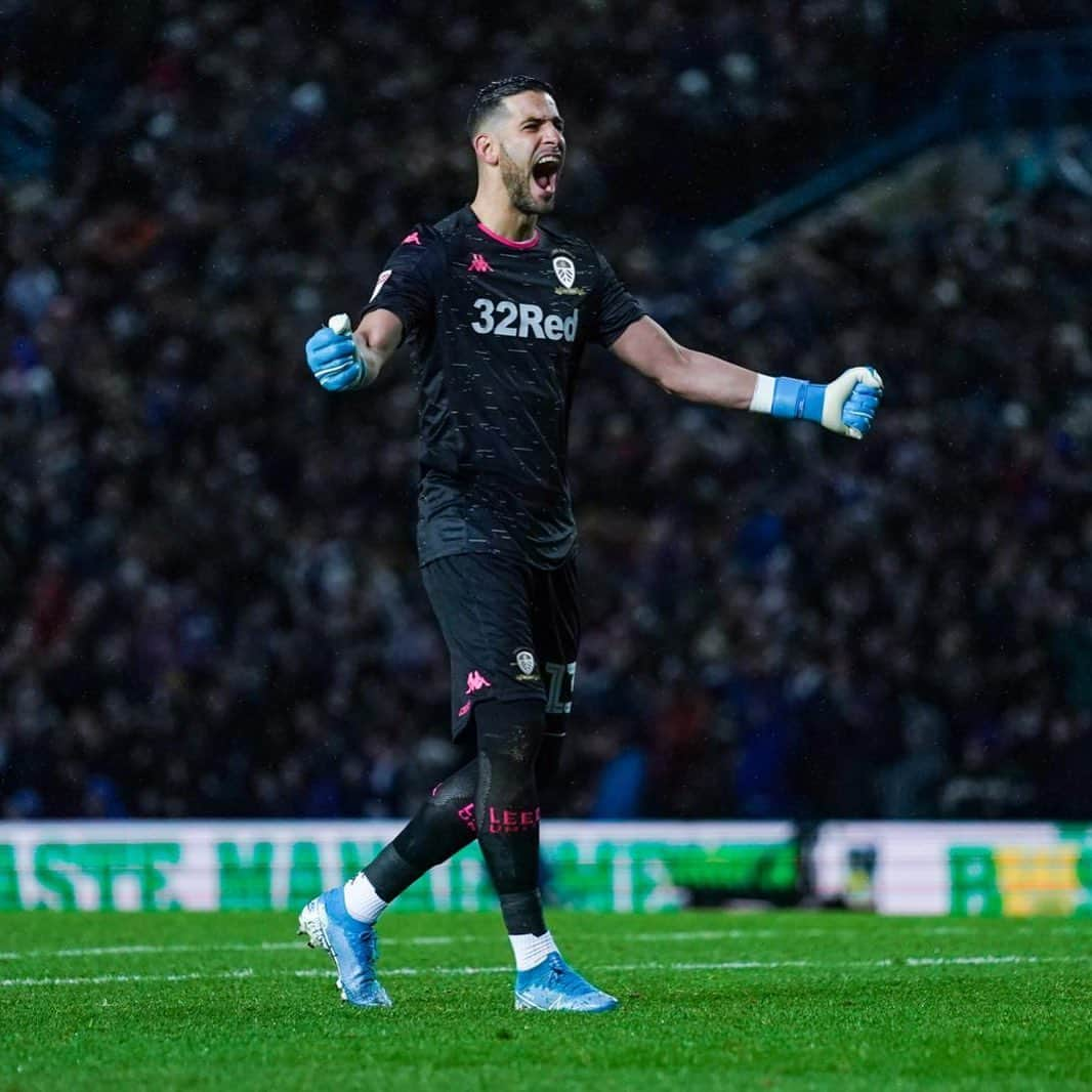 キコ・カシージャさんのインスタグラム写真 - (キコ・カシージャInstagram)「Brilliant victory today!! Good job guys!! Gran victoria hoy!! Buen trabajo chicos!! #cleansheet #mot #K13 💙💛💙💛」11月3日 3時55分 - kikocasilla