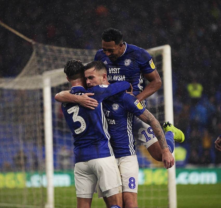 ジョー・ベネットのインスタグラム：「Love it! ⚽️🔵 @cardiffcityfc」