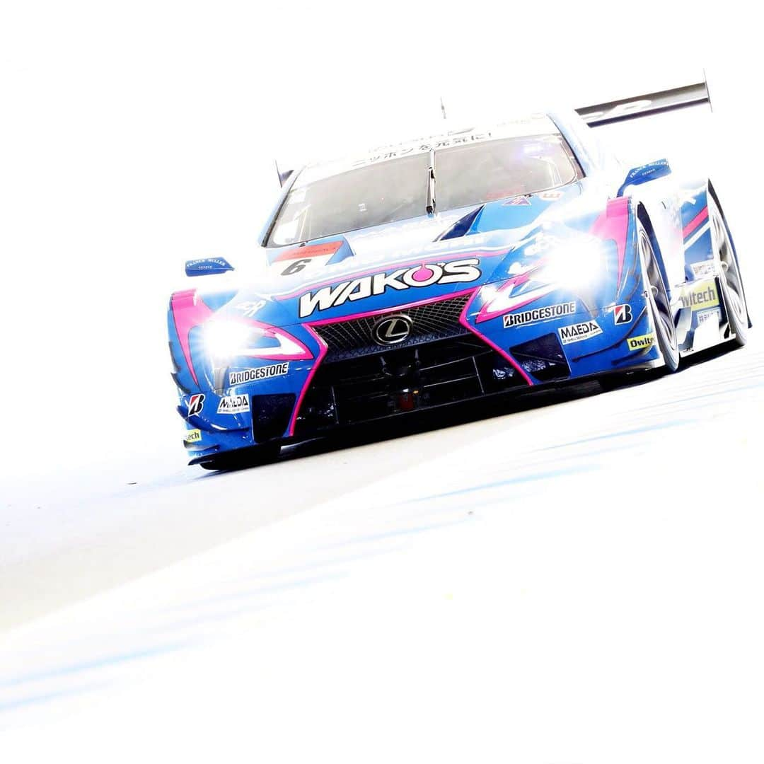 脇阪寿一さんのインスタグラム写真 - (脇阪寿一Instagram)「三橋仁明写真館  #supergt #rd8 #qualify #2nd  #lexusteamlemanswakos  #lexus #trd #bridgestone  @kazuya_oshima @kentayamashita_  #三橋仁明 #カメラマン」11月2日 19時26分 - juichiwakisaka