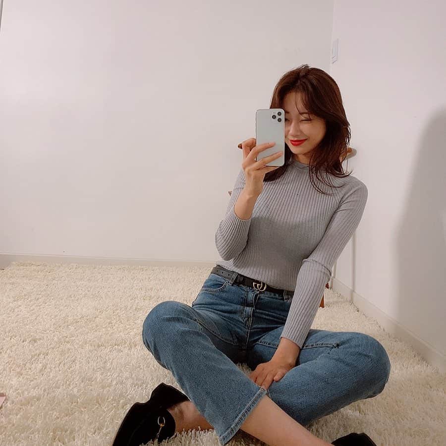 ギョンリ のインスタグラム：「💇🏻‍♀️✨」