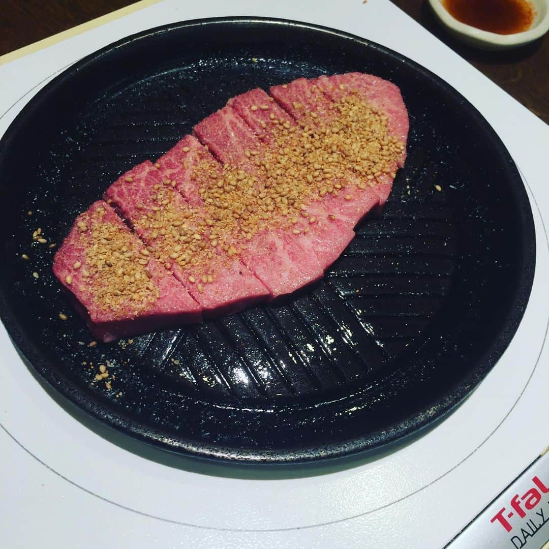 ほんこんさんのインスタグラム写真 - (ほんこんInstagram)「お肉食べました。 #肉 #旨い」11月2日 19時54分 - hongkong2015_4_9