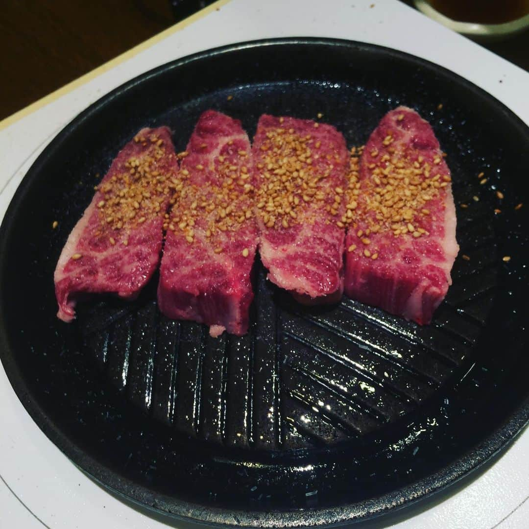 ほんこんさんのインスタグラム写真 - (ほんこんInstagram)「お肉食べました。 #肉 #旨い」11月2日 19時54分 - hongkong2015_4_9