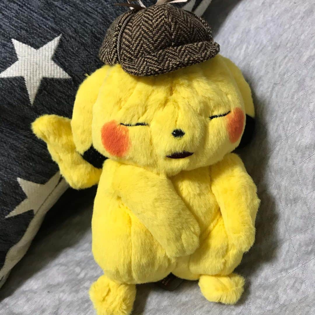 小森高博のインスタグラム：「ウチに帰ってきたらシワシワのピカチュウがいたw」