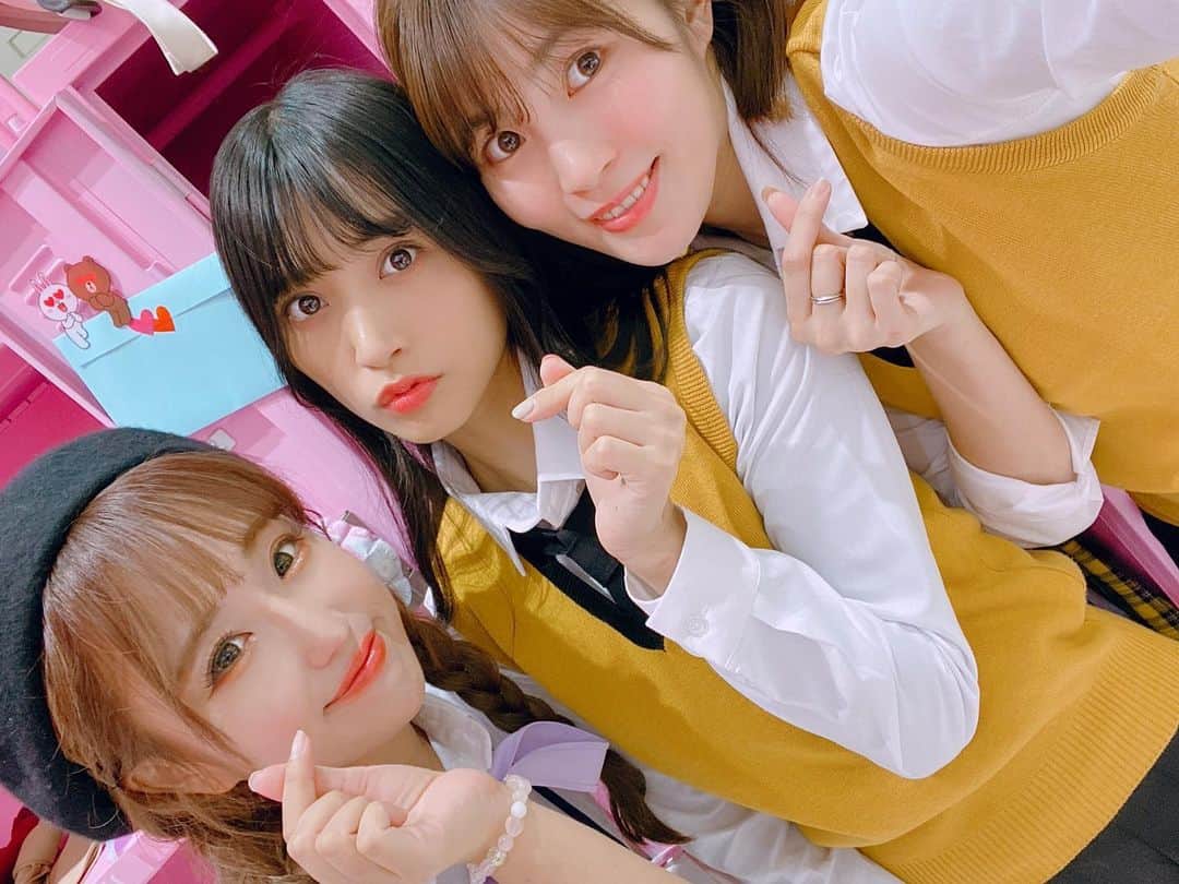 根岸愛のインスタグラム：「私のお友達mikiちゃん(@candymiiiki )がやってる CHOA BY CANDY STAR (@choa_japan )にて 制服レンタルしたよ🥳💕 K-POPのスクールユニフォームや雑貨がレンタル可能で今お店だけじゃ無くて郵送レンタルも出来るみたいです👏💕 #choajapan #schoolwear #kpop #kpopfashion #制服 #韓国 #韓国ファッション」