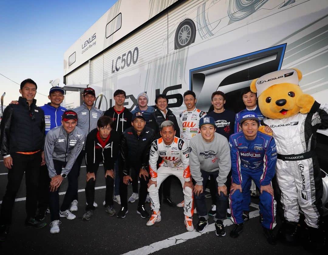 脇阪寿一さんのインスタグラム写真 - (脇阪寿一Instagram)「小木曽さんに感謝 #lexusgazooracing #supergt」11月2日 19時56分 - juichiwakisaka