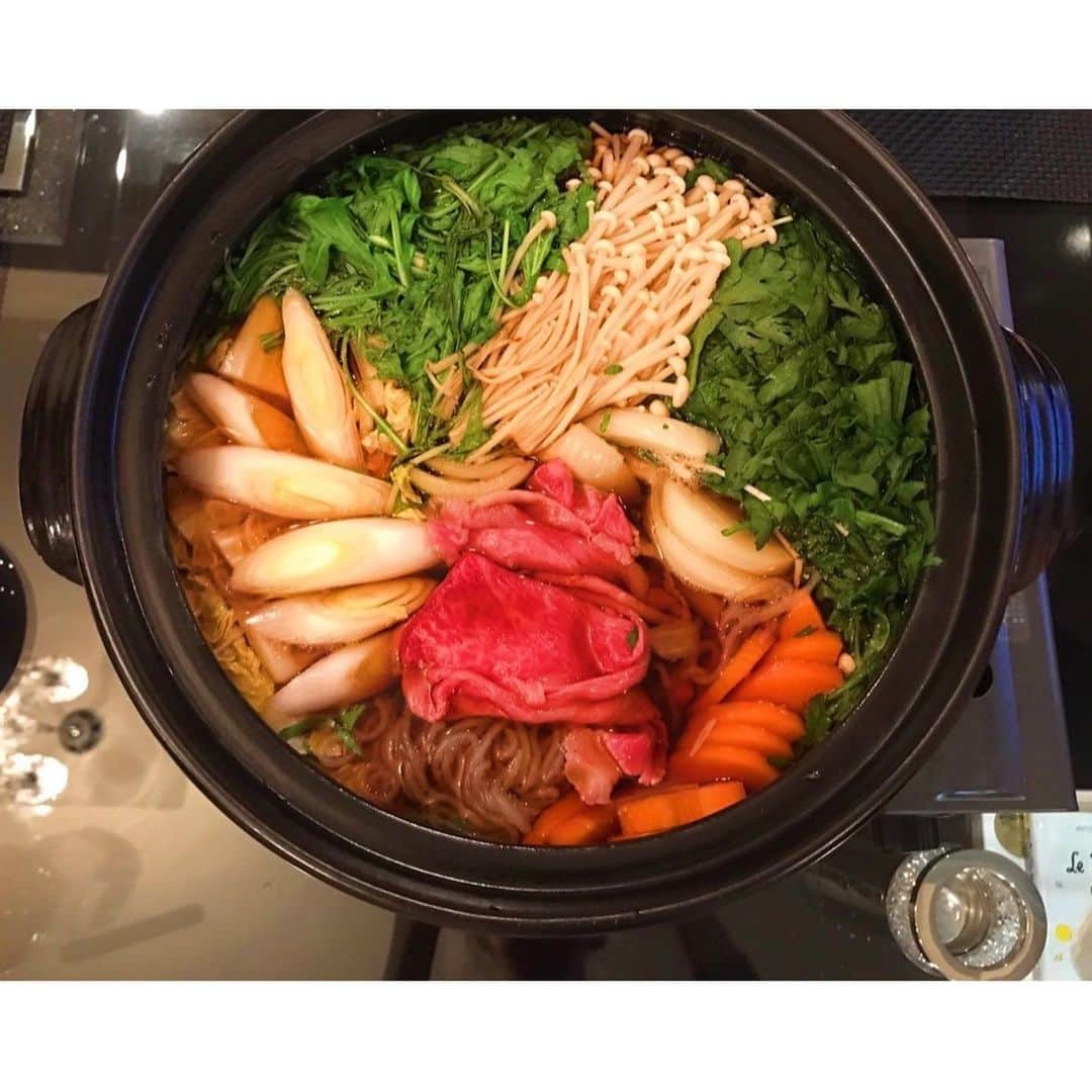 板野友美さんのインスタグラム写真 - (板野友美Instagram)「『ともちんは料理作りますか？』 というご質問がいくつかあったので この機会に　#友飯　を大公開します🍳  ほとんど @kurashiru と @delishkitchen.tv  をみて 作ってます(⸝⸝⸝´꒳`⸝⸝⸝) #友飯  #料理  #cooking」11月2日 20時08分 - tomo.i_0703