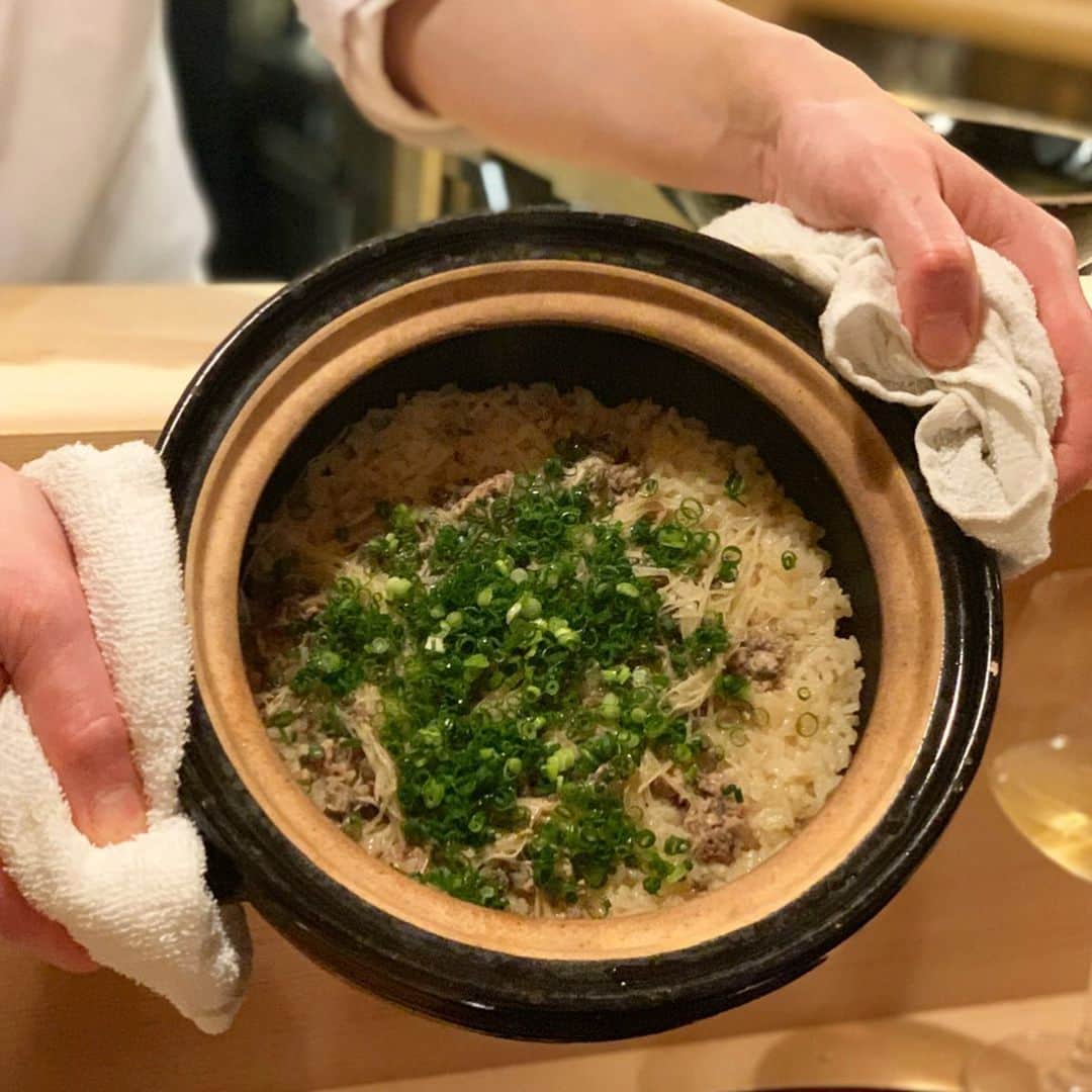 吉田美紀さんのインスタグラム写真 - (吉田美紀Instagram)「・ ・ おかわりが止まらぬ美味しさ♡ “すっぽんの土鍋ご飯” ・ 優しいお味が身体に染み渡りました˚⁎⁺˳✧༚ ・ またリピートして通いたいお店が一つ…♡･:* ・ ・ #japanese_food #kaiseki #tokyogourmet #tokyorestaurant #yotsuya #多仁本 #東京レストラン #東京グルメ」11月2日 20時50分 - miki__yoshida