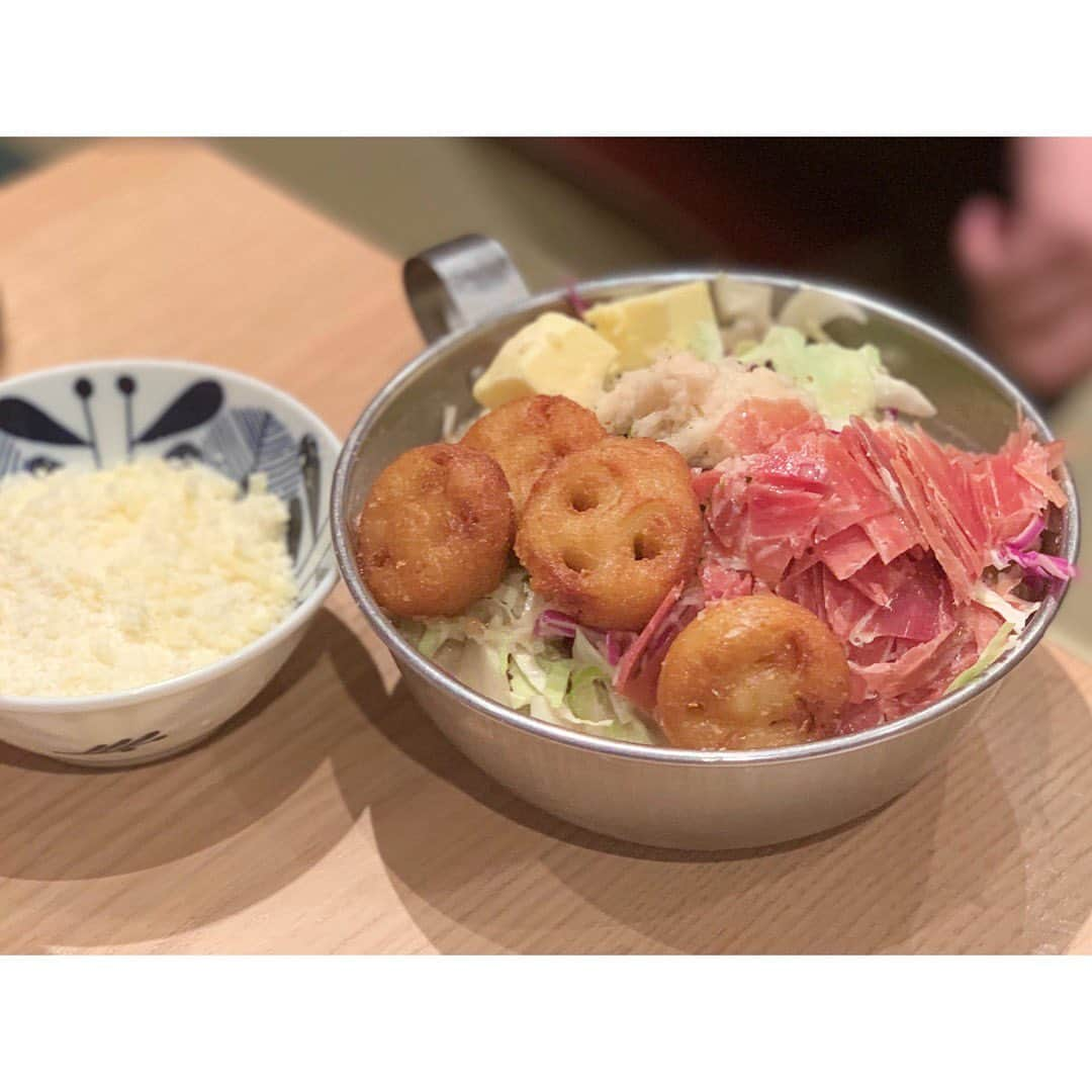 中田奈沙さんのインスタグラム写真 - (中田奈沙Instagram)「Fantastic Monja in Yoyogiuehara🤗 まりちゃんのお祝いはリクエストの もんじゃで❤️ 代々木上原にある 《おそうざいと煎餅もんじゃ さとう》へ✨ ポルトガル料理のクリスティアノの 系列だけあって、もんじゃの具も 普通と違ったものを使っていて お洒落で変わり種もあって 面白い🥰 名物のアンパンマンのもんじゃも☺️ * #奈沙ログ #奈沙ログin代々木上原 #奈沙ログin代々木公園 #飲めるシリーズ #歯はいらないシリーズ * ⬅︎swipe⬅︎ ①②③それいけ!!アンパンマン ④たらこもんじゃ もち&チーズトッピング ⑤鯖ココナッツミルク ⑥⑦⑧⑨レモン焼きそば * * #monja #yoyogiuehara #foodporn #instafood #foodstagram #foodie #foodgasm #foodpic #gourmet #japanesefood #dinner #おそうざいと煎餅もんじゃさとう #もんじゃ　 #もんじゃ焼き #代々木上原 #グルメ #アンパンマン #激ウマ #悶絶 #煎餅もんじゃ #もんじゃさとう #代々木公園」11月2日 21時19分 - nasa_nakada