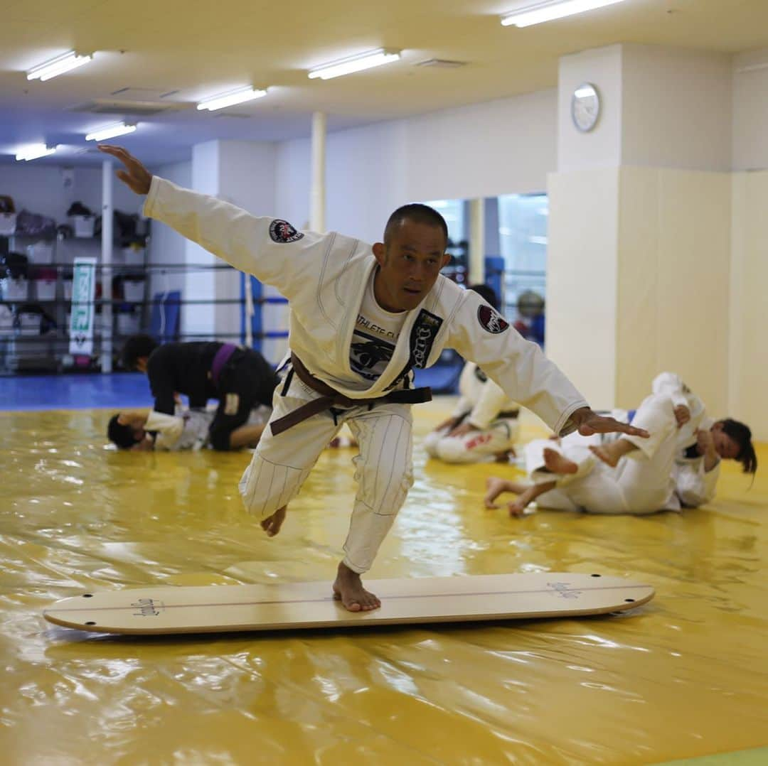 佐藤ルミナさんのインスタグラム写真 - (佐藤ルミナInstagram)「New toy🏄‍♂️🥋 📷 by @rootsojk  #surfight #今日のルーツ #shooto #catchwrestling #mma #jiujitsu #rootsgym #workout #ダイエット #会員募集中」11月2日 21時17分 - ruminasato