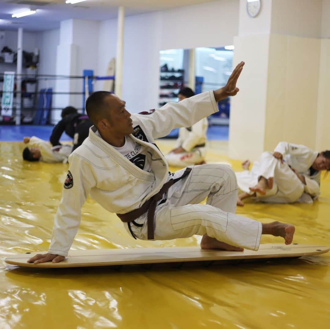 佐藤ルミナさんのインスタグラム写真 - (佐藤ルミナInstagram)「New toy🏄‍♂️🥋 📷 by @rootsojk  #surfight #今日のルーツ #shooto #catchwrestling #mma #jiujitsu #rootsgym #workout #ダイエット #会員募集中」11月2日 21時17分 - ruminasato