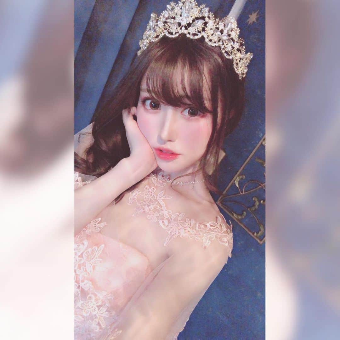 白田まい（白玉ろぷ）のインスタグラム：「世界で一番お姫様👑💍💖 #白田まい #撮影会モデル #japanesegirls #时装 #时装模特 #模特  #コスプレイヤー自画撮り部 #コスプレ撮影 #被写体 #粉我」