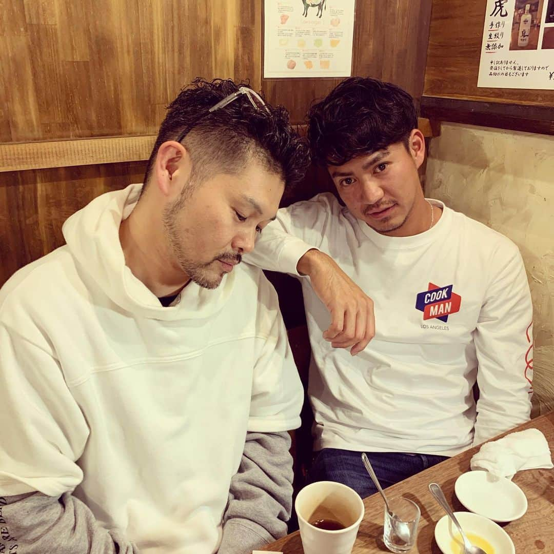 島井寛仁さんのインスタグラム写真 - (島井寛仁Instagram)「昨日は本当楽しかったし、本当勉強なりました！^_^ また楽しみが増えました！  #にくがとう #東京 #焼肉 #これからも宜しくお願いします #沖縄 #出会いに感謝」11月2日 21時15分 - shimai_hirohito