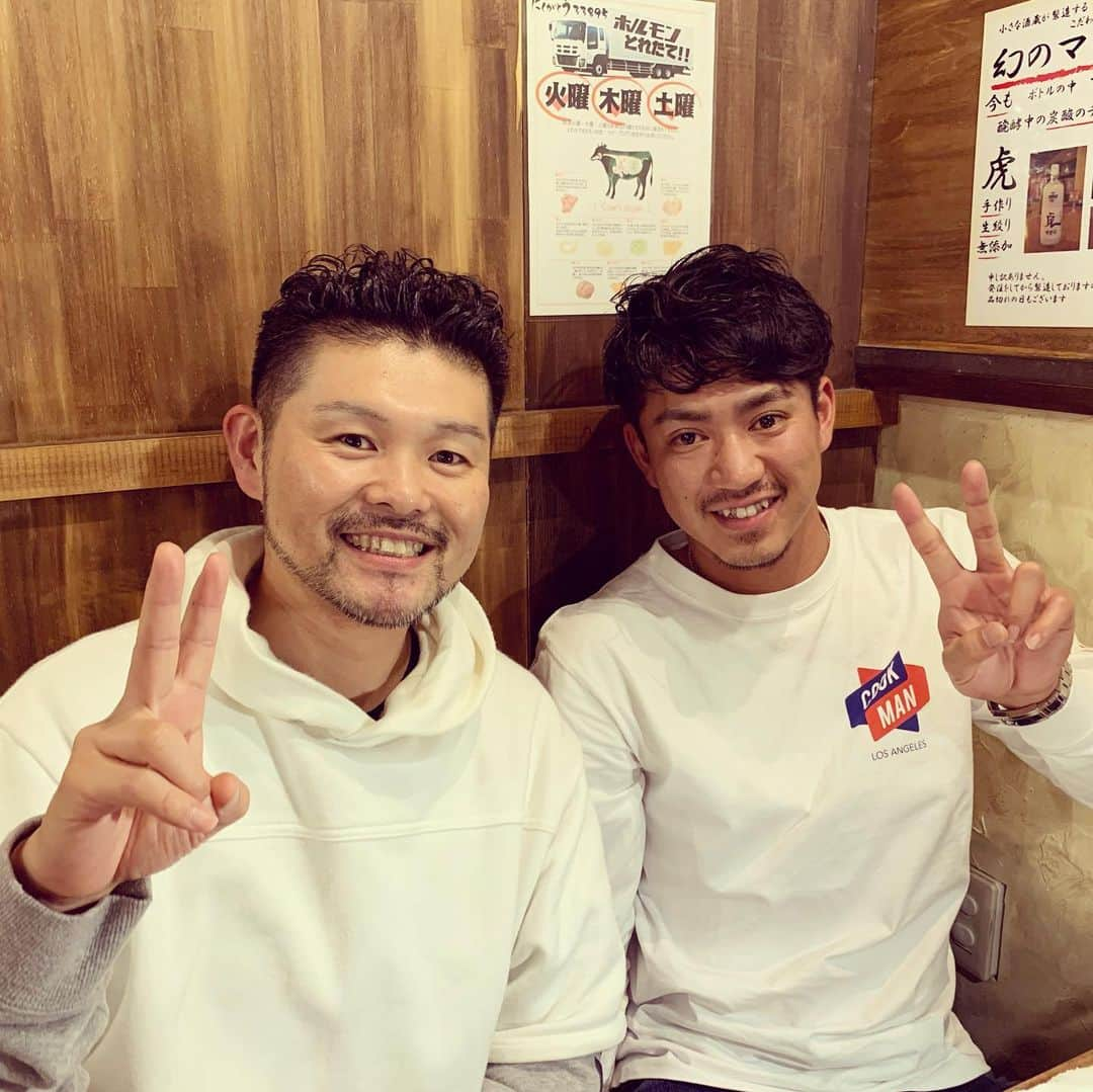 島井寛仁さんのインスタグラム写真 - (島井寛仁Instagram)「昨日は本当楽しかったし、本当勉強なりました！^_^ また楽しみが増えました！  #にくがとう #東京 #焼肉 #これからも宜しくお願いします #沖縄 #出会いに感謝」11月2日 21時15分 - shimai_hirohito