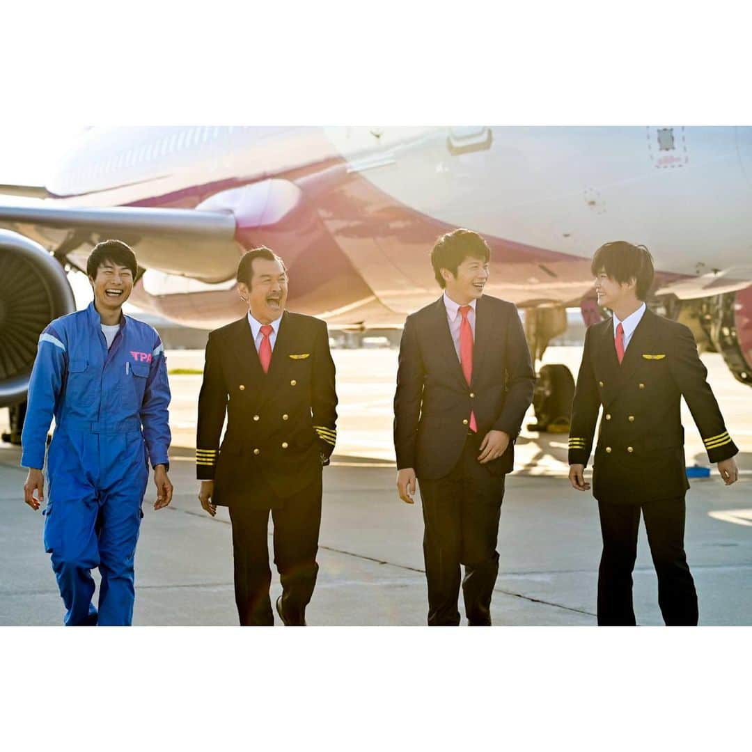 千葉雄大のインスタグラム：「「おっさんずラブ in the sky」 今夜11時15分から始まります。 この写真好き。 何の話をしてたかは内緒。 ぜひ、ご覧ください。 てか、みろよ。」