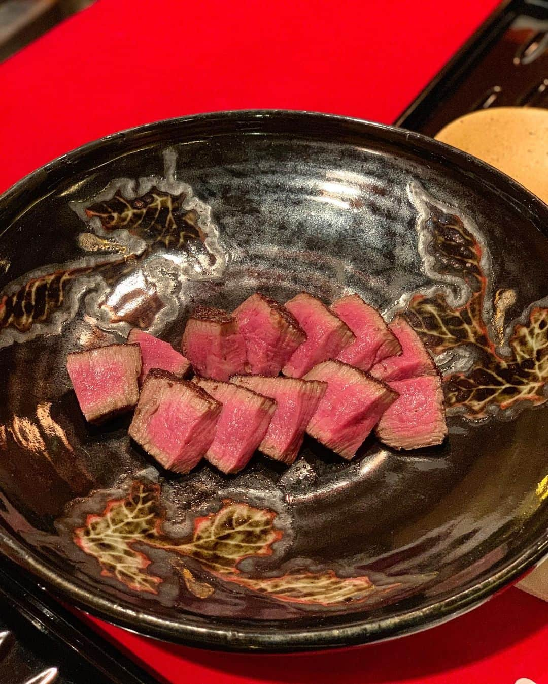 雨宮みずきさんのインスタグラム写真 - (雨宮みずきInstagram)「． 都路里の抹茶パフェ食べて 美味しいお肉たらふく食べて大満足🐷 帰りまーす🏃‍♀💨️🚅🗼 ． @lagunamoon_com のタートルニットは 色違いでまとめ買い💜🖤 首が苦しくなくて着心地もすごく良い🙆‍♀️ ． #三芳 #肉の匠三芳 #肉割烹 #神戸牛 #割烹料理 #シャトーブリアン #祇園四条 #祇園 #祇園グルメ  #京都グルメ #京都ごはん #京都巡り #グルメ女子 #都路里パフェ #都路里 #抹茶パフェ #京都カフェ」11月2日 21時41分 - ammymzk0926