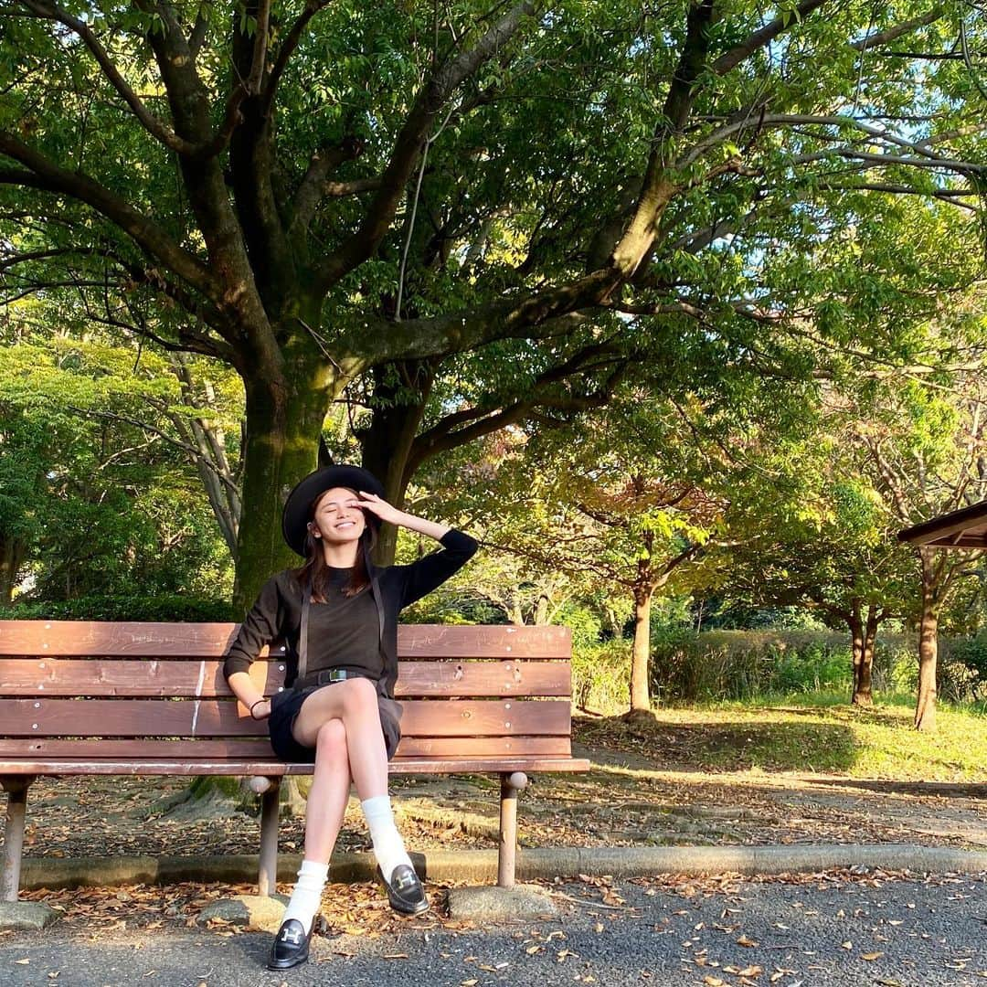 佐藤晴美さんのインスタグラム写真 - (佐藤晴美Instagram)「私服♪ 姉と空き時間に リフレッシュ！ タマニハマニッシュナカッコウ❤️ オールブラックガキブンデス❤️」11月2日 21時46分 - sato_harumi__official