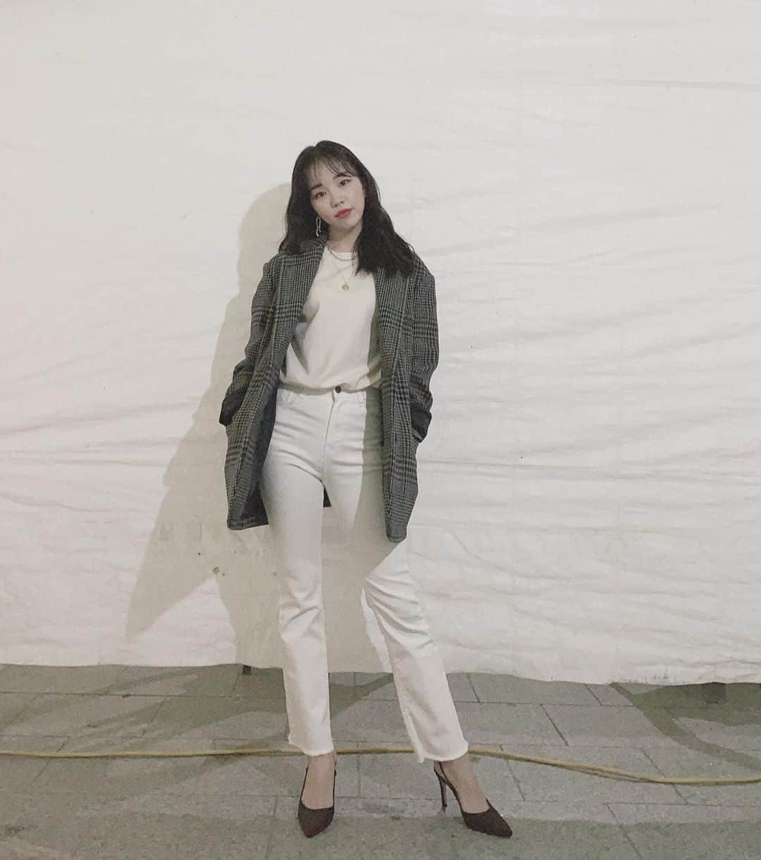ペク・アヨンのインスタグラム：「앞머리 싹 뚝 💇🏻‍♀️」