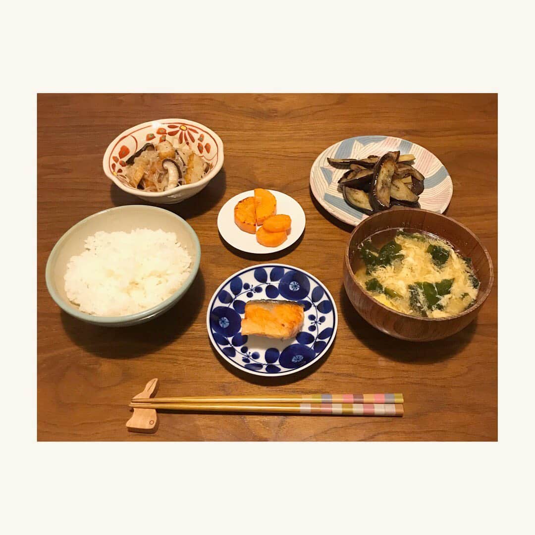 櫛引彩香のインスタグラム：「#ビキコのごはん  #おうちごはん  #鮭の時」