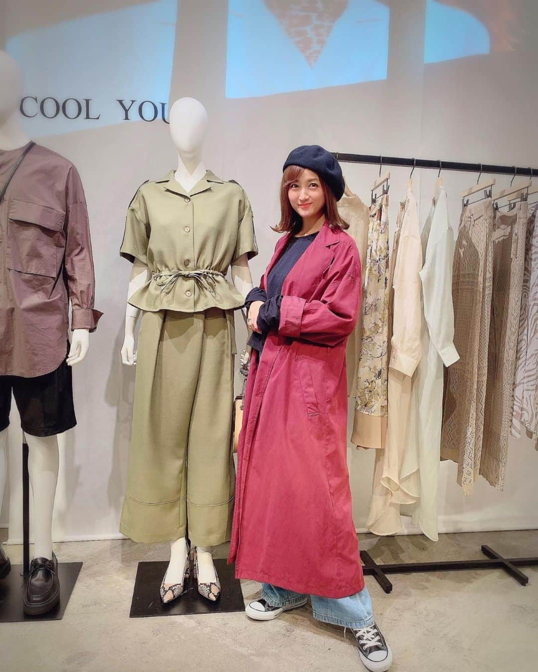 小松彩夏さんのインスタグラム写真 - (小松彩夏Instagram)「MARKSTYLERのSSの展示会へ👗﻿ ﻿ dazzlinのフォトスポットが可愛かった📸💕﻿ dazzlinのSSは大人なデザインが増えてて使いやすそう✨注目です🎀﻿ ﻿ 最近お気に入りのブランドCOTORICAではセットアップと可愛いトップスを付けてきました✨﻿ ﻿ 届くのが楽しみだなぁ🥰﻿ ﻿ ﻿ #MARKSTYLER #MERCURYDUO #dazzlin #ダズリン#LAGUNAMOON #ラグナムーン #MURUA #ムルーア#EMODA #jouetie #GYDA  #Ungrid #RESEXXY #merryjenny #EVRIS #EATME #COTORICA #展示会 #fashion #ootd #2020 #collection  #SS #春夏 #look #exhibition #展示会」11月2日 22時27分 - official_ayaka_502