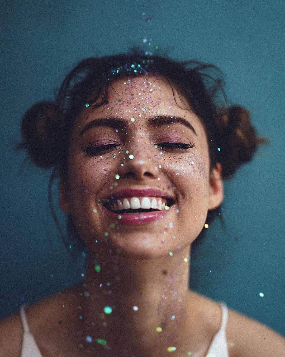 Nature|Folk|Portrait|Videoのインスタグラム：「Swipe for BtS ✌ ━━━━━━━━━━━━━━━━━━━ Photo  @kai.boet  Model @mervedah  M&H @filizdahlem  Congratulations!  Selection by  @unsalsicilli ━━━━━━━━━━━━━━━━━━━ Team #ig_mood @unsalsicilli @humanistanbul @gizemparlak_ @emili35 @hakancgrn @gulumsedunya @semihcevval @gulperi_karademir @celilbezeng ━━━━━━━━━━━━━━━━━━━ Community @moodcommunity General Tag #moodcommunity ━━━━━━━━━━━━━━━━━━━ #bts」