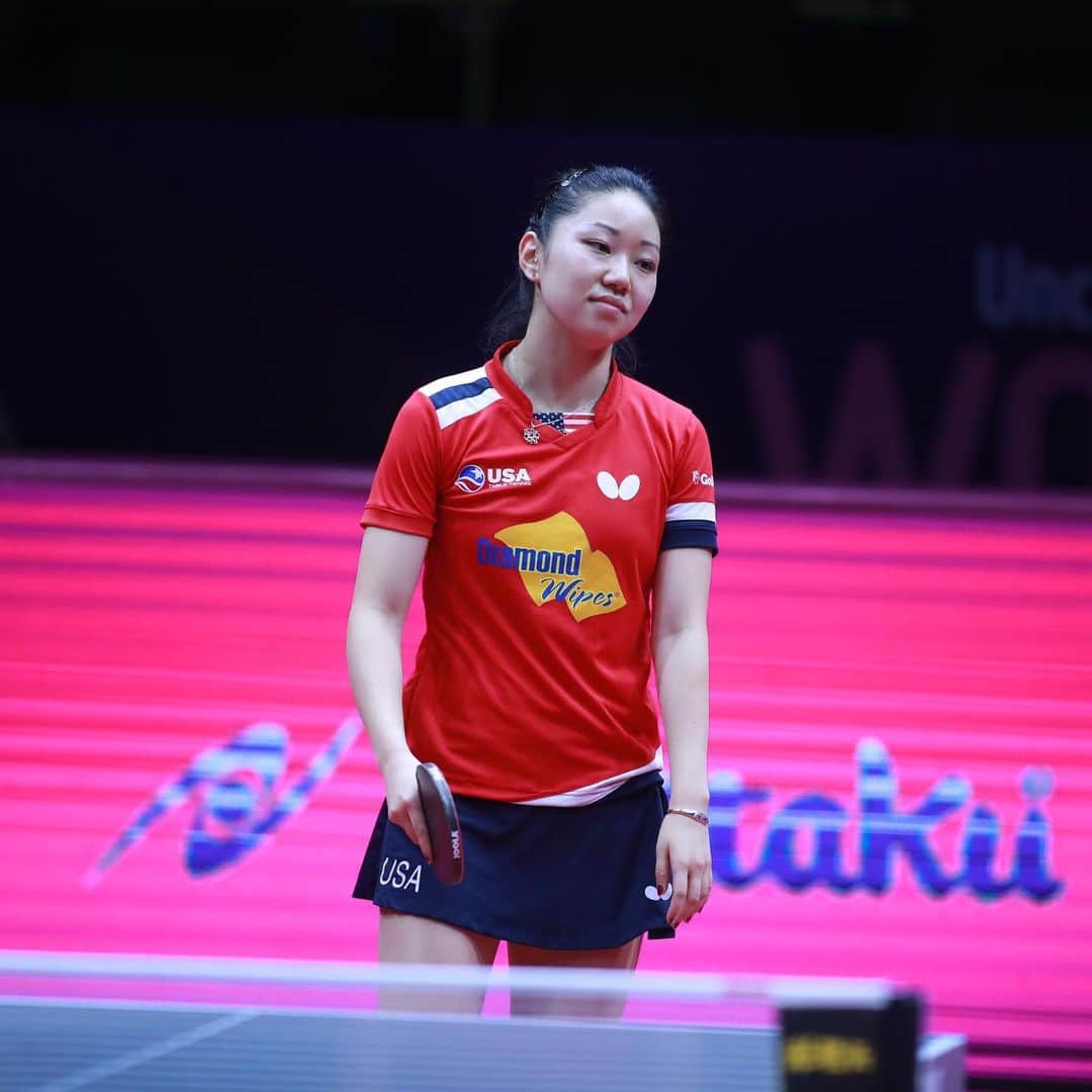 リリー・チャンのインスタグラム：「Another week plagued with visa and travel problems... I’ve had 3 MAJOR travel issues just in the past month + a foot injury 🤯 China was a dream and I’m unbelievably grateful, but this week was really rather stressful and I’m very disappointed with my performance at the Belarus Open. I know that these ups and downs are simply a part of sport and I’m trying my best to stay calm and collected, but am also feeling pretty drained at this point. Regardless, I will keep working to find the positives in these experiences and will give my absolute best at the World Team Cup in Tokyo coming up next week!!! 🇺🇸💪 #DontWorryImmaKeepFighting #RollercoasterMonth #AthleteLife #BelarusOpen #ITTFWorldTeamCup」