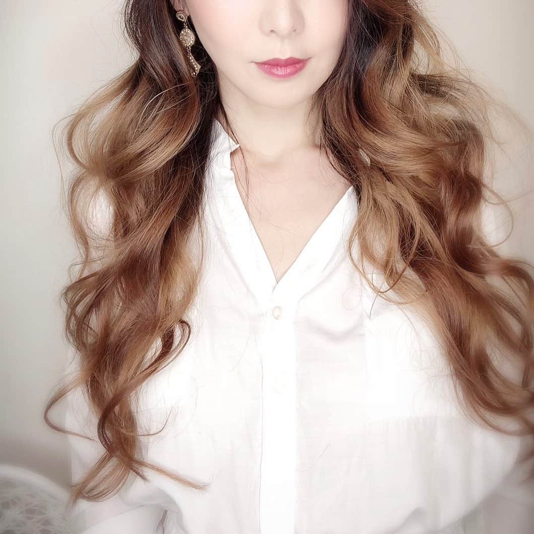 mycoのインスタグラム：「待ちに待った11月🌾 今はソウルでも暮らしています🌃 最近はジムへ行って鍛えてて 日々筋肉痛でございます👩  綺麗になりたいなーと日々勉強。 素敵な11月にしたいですね♡  #seoul #自分磨き #드디어」