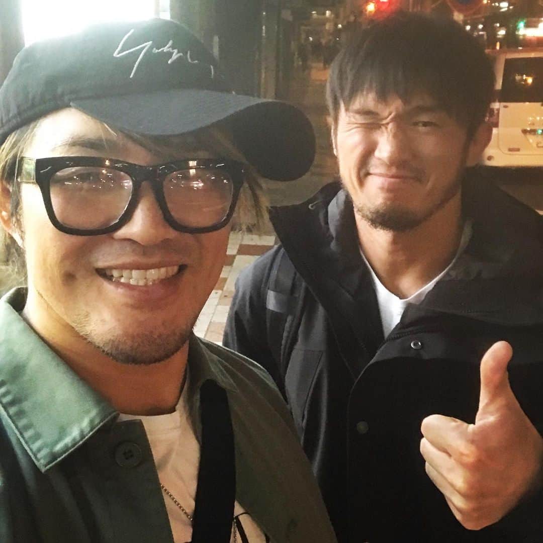 棚橋弘至さんのインスタグラム写真 - (棚橋弘至Instagram)「アメリカから #大阪 に到着した柴田さんとバッタリ会う。 #柴田勝頼」11月2日 23時39分 - hiroshi_tanahashi