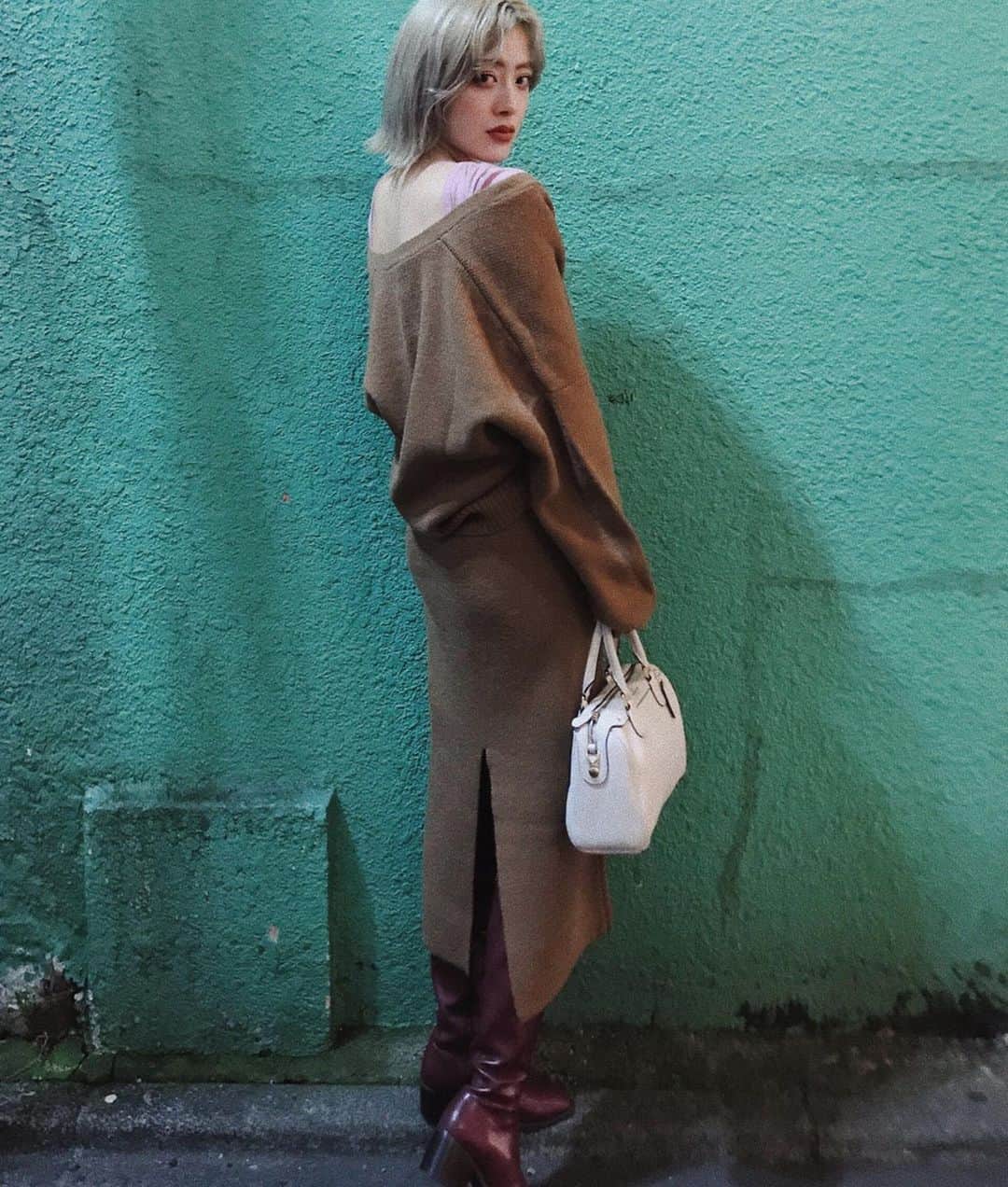 夏焼雅さんのインスタグラム写真 - (夏焼雅Instagram)「#みやフク﻿ accessory: @rk_handmade25630 💎﻿ tops: @honeymihoney_official 👚﻿ set up: @acym_official 【brown】🧶﻿ bag: @coach 👜﻿ shoes: @lily_brown_official 👢﻿ ﻿ #fashion」11月2日 23時48分 - miyaaa0825