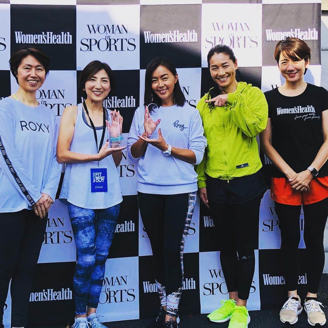 伊達公子さんのインスタグラム写真 - (伊達公子Instagram)「Woman in Sports第2回授賞式の様子。 受賞された田中律子さんとRun Girls さんありがとうございました。 受賞された方だけでなく、参加者の方たちは、今日は1日フィットネスのさまざまな体験ができました。 スポーツを通して社会に影響を与えたり、貢献できる活動をされる女性が益々増えていくことを期待しています。 #伊達公子 #kimikodate #テニス #テニスプレーヤー #テニスプレイヤー #tennis #tennisplayer #instatennis #instasports #instafitness #フィットネス #womeninsports #womenshealth #スポル品川大井町 #スポルテニスコート #ワークアウト #ワークアウト女子 #田中律子 #rungirls」11月3日 0時18分 - kimiko.date