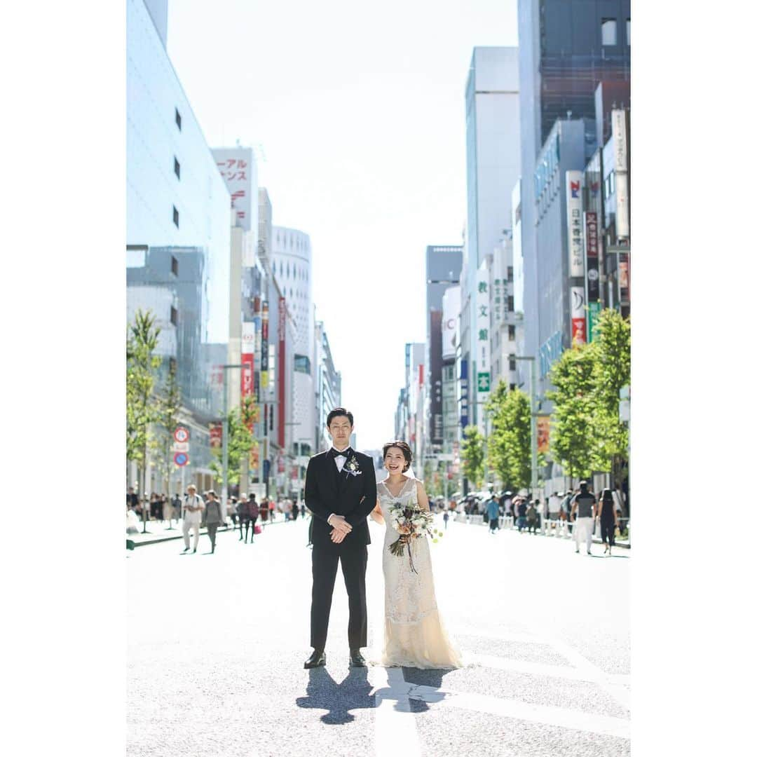 lso_wdのインスタグラム：「produced by @life_style_order Groom's costume... 結婚式のカジュアルな新郎衣装をオーダーメイドでお仕立て致します。  #新郎 #新郎衣装 #プレ花嫁 #結婚式準備 #カジュアルウェディング #タキシード #オーダータキシード #2019冬婚 #2020春婚 #新郎スタイル #オリジナルウェディング」