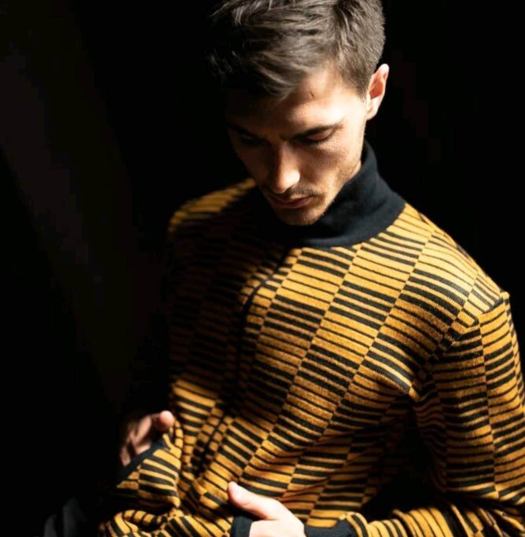 エロトクリトスのインスタグラム：「The thinker, Lucas is wearing knitted jacket Swanm in wool/cotton . . . .#erotokritosparis #homme #knitwear #maille #cardigan #menswear #sustainablefashion #paris photographed @domainedebailleul photo model @lucasweslet」