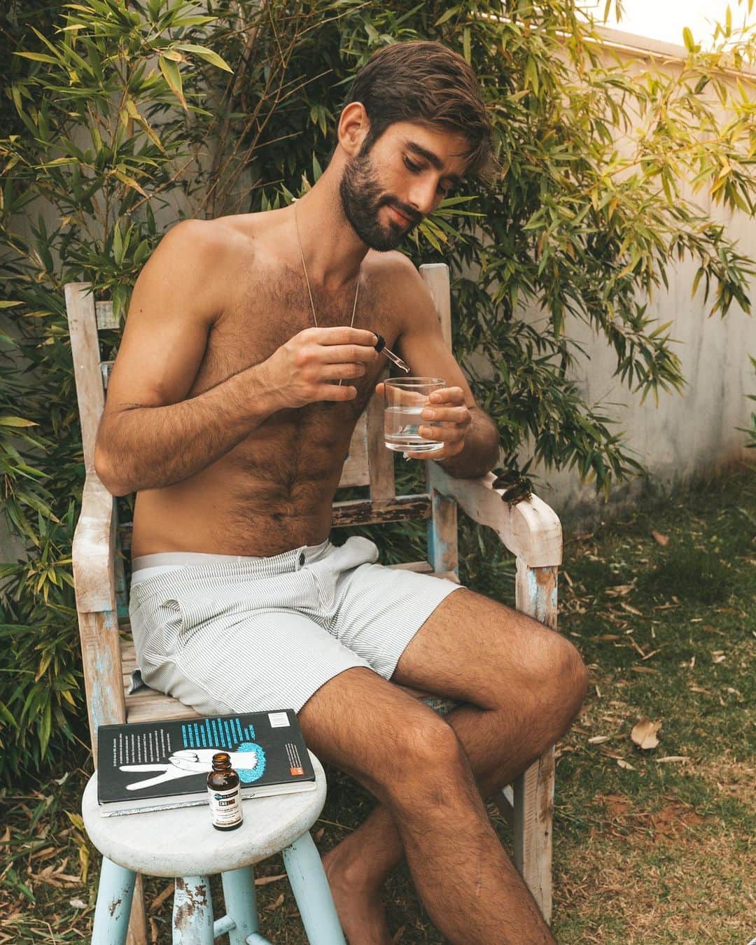 Ricardo Baldinさんのインスタグラム写真 - (Ricardo BaldinInstagram)「There are many good ways for consuming CBD and my to go one is on my free time, relaxing and doing some reading outside. @gardenoflife Dr. Formulated Whole Hemp Extract CBD has been formulated by a board-certified neurologist and it’s 100% THC-free, non-GMO, and will not get you "high". It can be found in over 400 The @vitaminshoppe locations in the US. Check out The Vitamin Shoppe’s CBD Central in-store or at vitaminshoppe.com for a huge assortment of trusted Garden of Life CBD hemp extract products. #CBDCentral #sponsored #health」11月3日 1時19分 - rbaldin