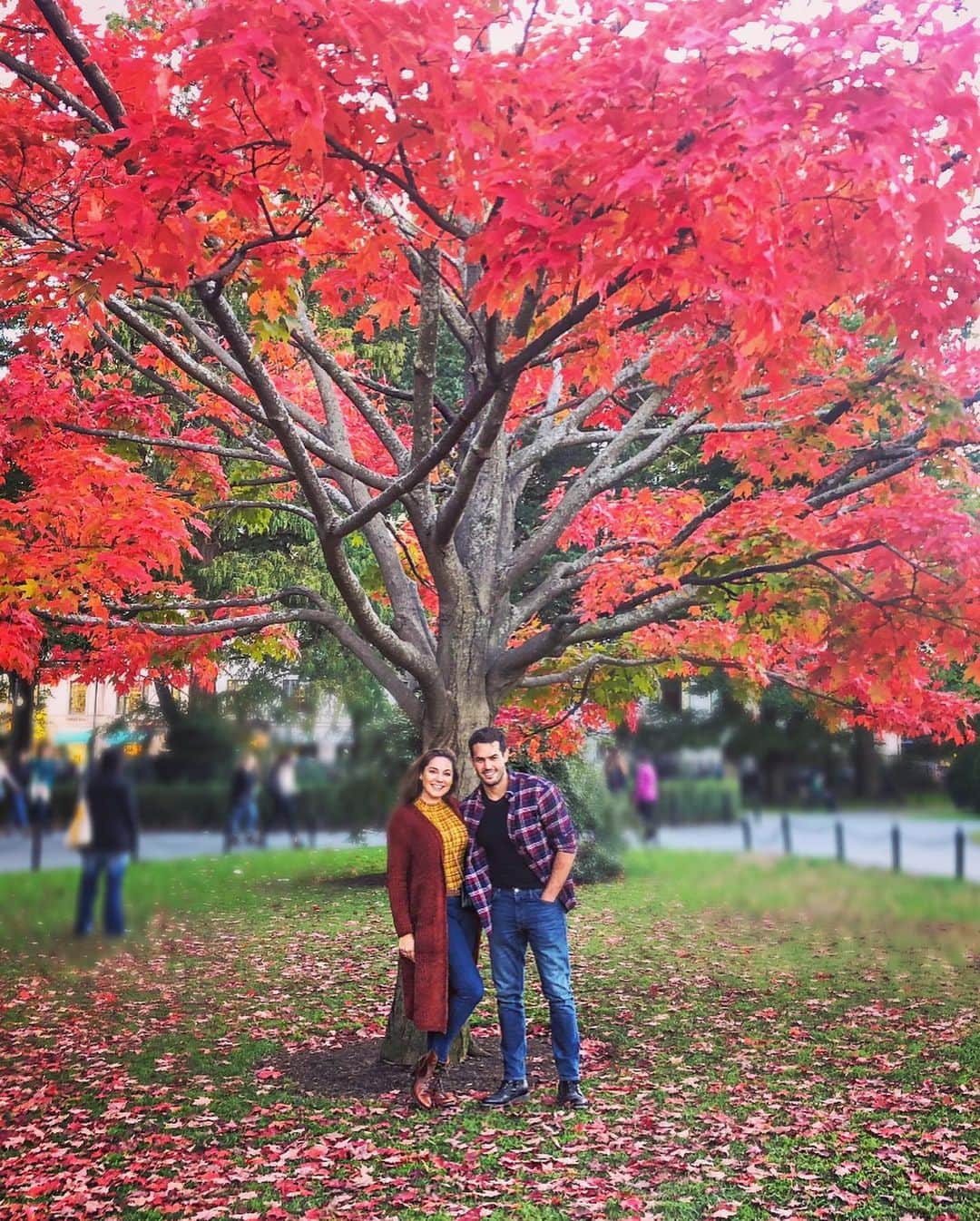 ケリー・ブルックさんのインスタグラム写真 - (ケリー・ブルックInstagram)「Last Halloween Spooky East Coast 🇺🇸 RoadTrip 🎃🧙‍♀️👻🍁 @jeremyparisi #hocuspocus #Salem #Vermont #Boston #EastCoast #FallFoliage #leafpeeping」11月3日 1時29分 - iamkb