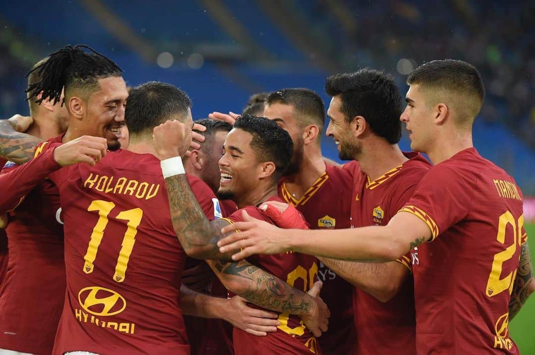 クリス・スモーリングさんのインスタグラム写真 - (クリス・スモーリングInstagram)「⚡️Daje Roma! ⚡️ ❤️💛 @officialasroma 🐺」11月3日 1時57分 - smalling