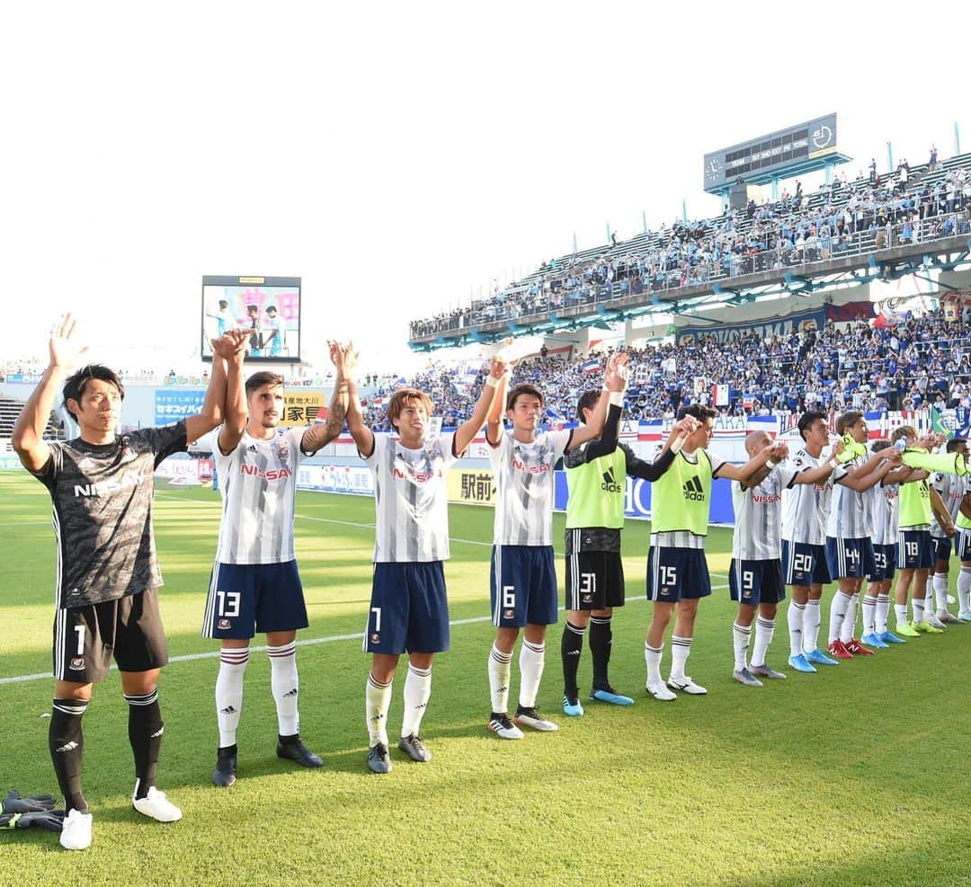 扇原貴宏さんのインスタグラム写真 - (扇原貴宏Instagram)「昨日はアウェイまで、たくさんの応援ありがとうございました！  マリノスサポーターがたくさんスタジアムに足を運んでくれてて、すごく力になりました！  苦しい試合でしたが、サポーターのみなさんの後押しのおかげで勝てました！！ 残り4試合もよろしくお願いします！  #横浜Fマリノス #adidas」11月3日 12時27分 - takahiro_ohgihara_official