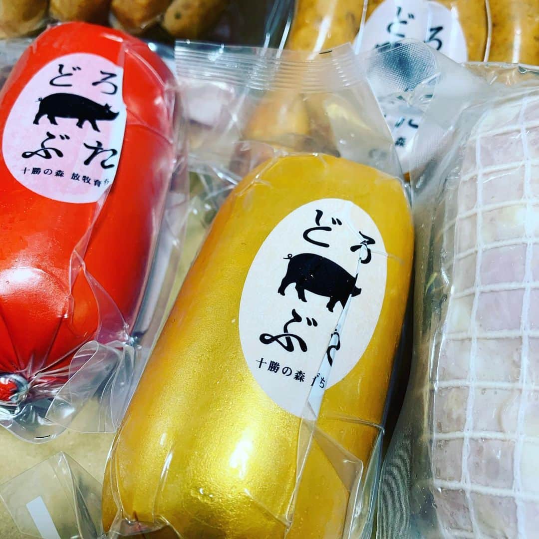 木島隆一さんのインスタグラム写真 - (木島隆一Instagram)「地元のブタ肉セットが届いた😆✨誰かブタ肉パーティーしよー🥳✨　#このぶた」11月3日 12時31分 - kijikiji_kiji_man