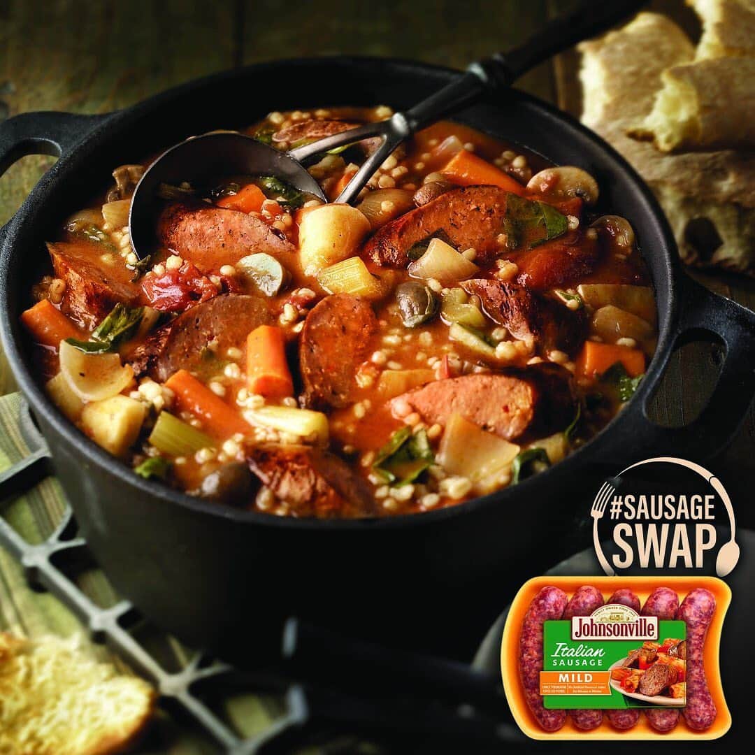 ジョンソンヴィルのインスタグラム：「Soups, stews & SAUSAGE. These recipes are allllllll fall, y'all.  Meals so good, we're full of rhymes and alliteration. Head to the link in our bio for deets on recipes & Italian sausage.」