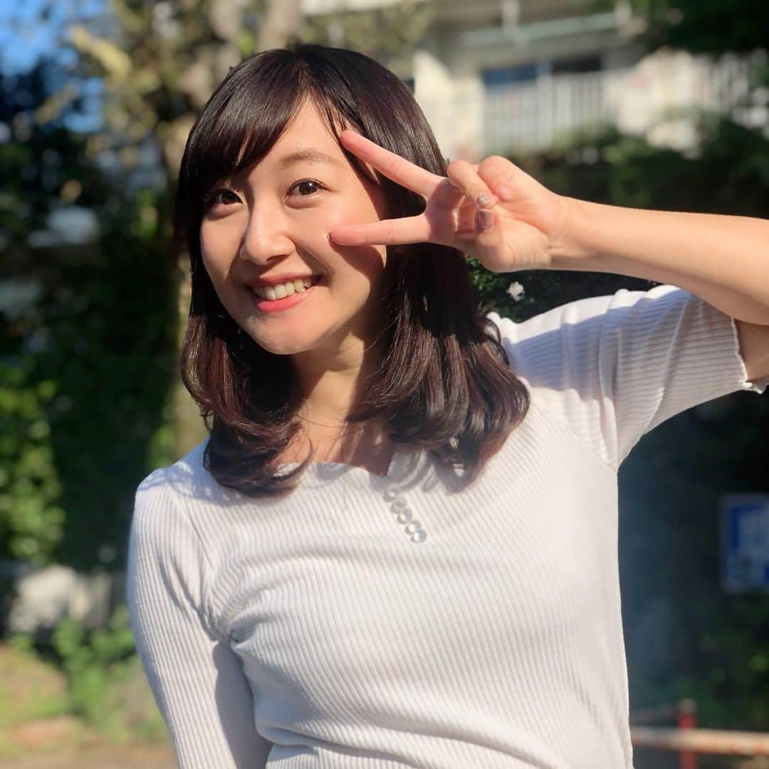 佐竹明咲美さんのインスタグラム写真 - (佐竹明咲美Instagram)「最近、プロフィール写真を コロコロ変えております🤔 特に深い意味はないのですが、 自分らしさを模索中、、、😂💕. .  #自分探しの旅 #旅ではない #この日はとてもいい天気で #洗濯物が気持ちよくかわきました #柔軟剤のいい香り #家事の中で洗濯が一番好きです #アナウンサー #佐竹明咲美 です」11月3日 12時50分 - asami_satake