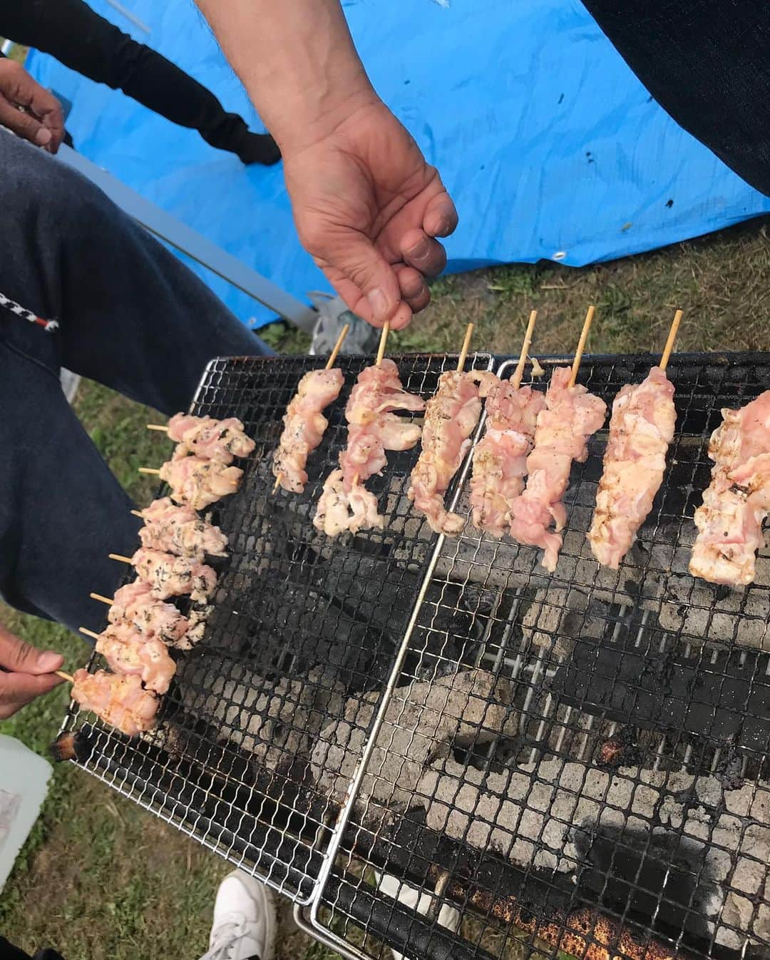 佐々木みえさんのインスタグラム写真 - (佐々木みえInstagram)「今日は空手メンバーでBBQ🍖 メンズに焼きを頼んでゆっくりしようと思ったけど kidsの子守役ー  #BBQ #バーベキュー #instagood #love #happy #holiday #肉 #やっぱりお肉が好き #deliciousfood #ホルモン #yummy #instafood #焼き鳥」11月3日 13時28分 - ruby.sasamin