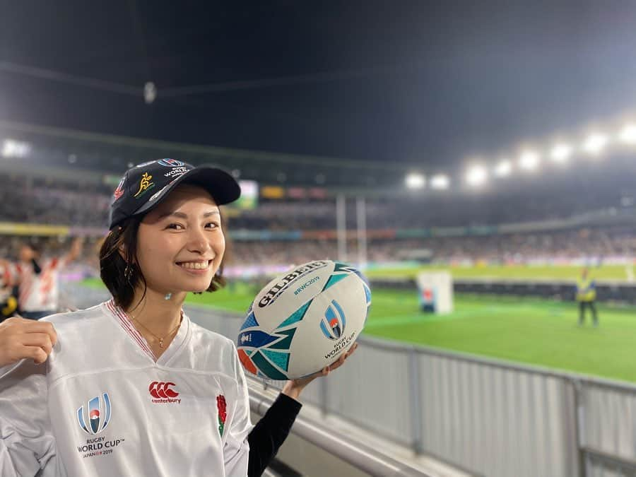 寺田有希さんのインスタグラム写真 - (寺田有希Instagram)「昨日の#rwc2019 決勝🏆 実は南アフリカ🇿🇦の下にイングランド🏴󠁧󠁢󠁥󠁮󠁧󠁿を着てました🤣✨✨ ・ ・ スワイプしてお楽しみください ・ ・ どうだい？ 準備がいいだろ🤣？ ・ ・ #southafrica #ingland  #rugby #rugbyworldcup  #寺田有希 #teradayuki」11月3日 13時26分 - terada_yuki