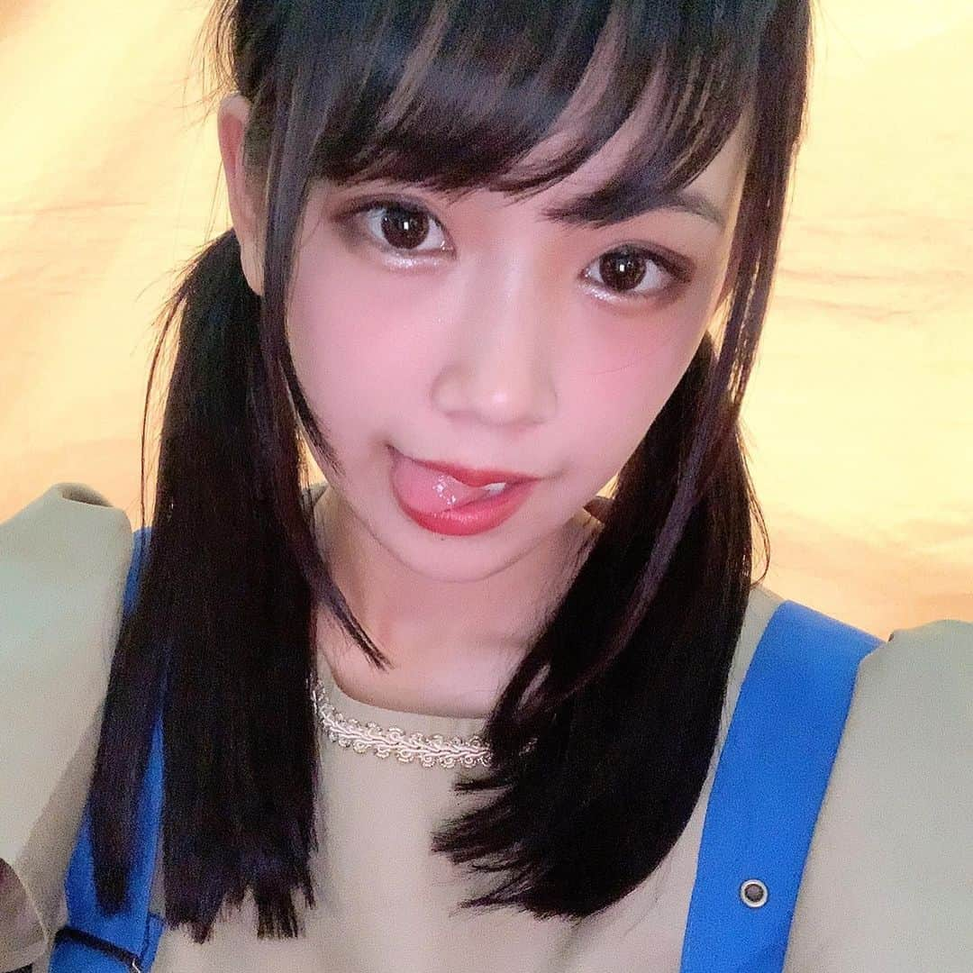 谷藤海咲さんのインスタグラム写真 - (谷藤海咲Instagram)「変な時間に目覚めちゃったから ツインテールを置いておこっと  今日は明治大学の学園祭でライブさせていただきます！ うれしーーなーーーー！ 学園祭ってあんまり経験ないから学生気分も味わおっと💥」11月3日 4時57分 - tanifuji_misaki