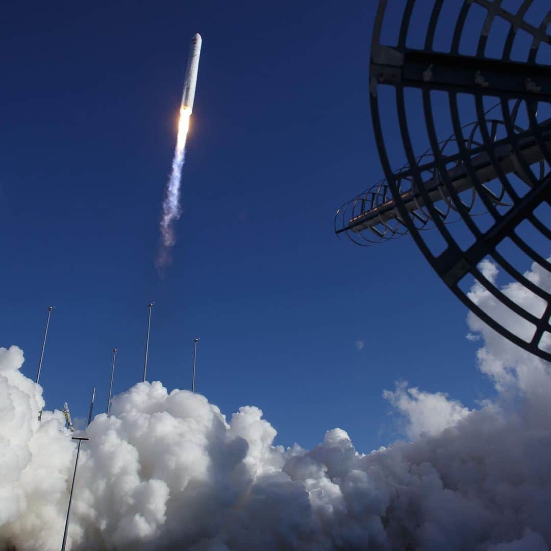 NASAさんのインスタグラム写真 - (NASAInstagram)「3…2…1… LAUNCH! 🚀 Today at @NASAWallops Flight Facility in Virginia, we launched more than 8,200 pounds of science, supplies and hardware to crew members living and working aboard the International Space Station.⁣ ⁣ At 9:59 a.m. EDT, @NorthropGrumman's #Antares rocket, with #Cygnus spacecraft onboard, lifted off our home planet as the @ISS was traveling over the south Atlantic southwest of Cape Town, South Africa, at an altitude of 257 statute miles. ⁣ ⁣ Along for the ride are research investigations, hardware for future spacewalks and a vest intended to protect astronauts from harmful radiation in space and other cargo that is scheduled to arrive at our orbiting laboratory on Monday, Nov. 4. ⁣⁣ Images Credit: (NASA/Bill Ingalls)⁣ ⁣ #NASA #RocketLaunch #OutOfThisWorld #WallopsIsland #SpaceStation⁣ #LaunchPhotography」11月3日 5時26分 - nasa