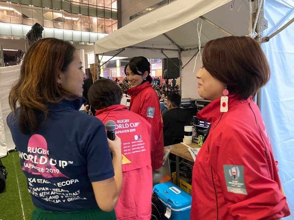 杉岡沙絵子さんのインスタグラム写真 - (杉岡沙絵子Instagram)「昨日で ラグビーW杯開催都市特別サポーターとしての Shizu5のお仕事が終了！ 活動途中で産休をいただくことの申し訳なさと 産後すぐの復帰に不安もありましたが 関係者のみなさまのご理解とご協力のおかげで 全うすることができました（ ; ; ） ・ 静岡県内で活躍される 久保さん、ズミさん、Roniさん、綾乃さんという 錚々たるメンバーに加えていただけて 恐れ多すぎたのですが一緒にお仕事ができて ものすんっごく勉強になったし 何より楽しかったーーーーー！！！ ・ またこのみなさんとご一緒できるように 頑張るぞーーーーーーーー！！！ ・ ・ #久保ひとみ さん#高橋正純 さん#DjRoni さん#小川綾乃 さん #rwc#rwc2019#rugby#ラグビー#ラグビーワールドカップ#ラグビーワールドカップ静岡#エコパスタジアム#静岡#shizuoka#shizu5#シズファイブ#ラグビーワールドカップ開催都市特別サポーター#みなさん覚えてね#ラガール#ラグ女#ワールドカップをレガシーに#ラグビーワールドカップ2019静岡情報」11月3日 7時05分 - saeko_sugioka