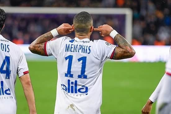 メンフィス・デパイさんのインスタグラム写真 - (メンフィス・デパイInstagram)「Heart of a Lion 👉🏽🦁👈🏽」11月3日 7時19分 - memphisdepay