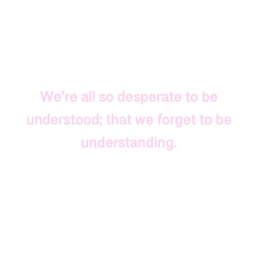 クロエ・カーダシアンさんのインスタグラム写真 - (クロエ・カーダシアンInstagram)「It’s ok to be kind. To take ones time and try to understand why someone is hurting or lashing out. We are all hurting at times even with happy faces painted on.」11月3日 7時53分 - khloekardashian