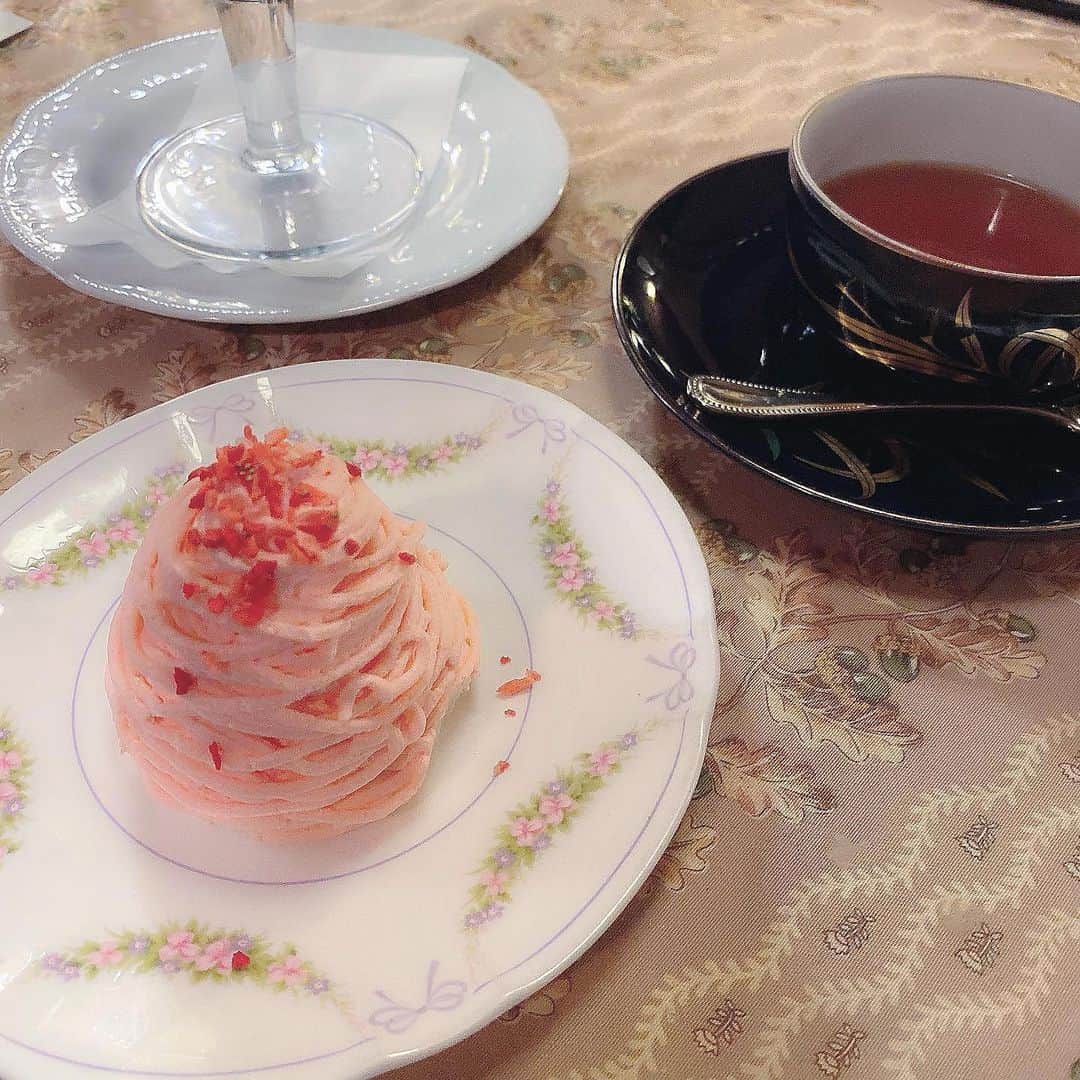一ノ瀬りとのインスタグラム：「るーりとさん珍しくおーち以外でたから出張っていってお出かけした❤︎」