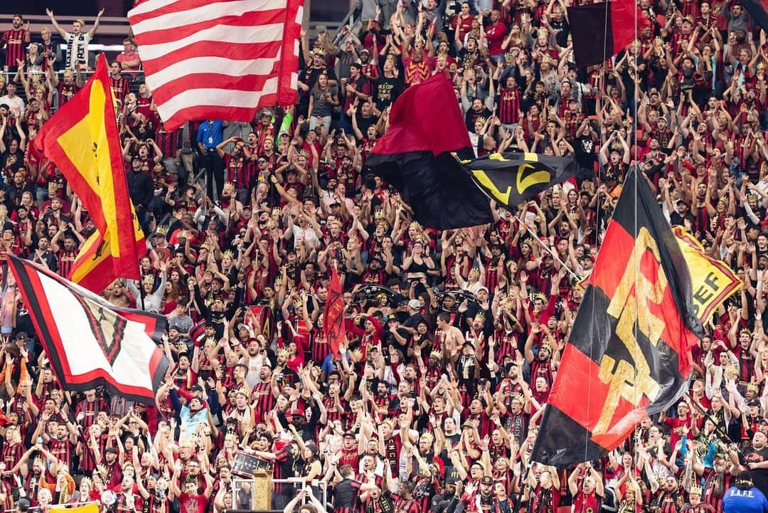 ブラッド・グザンのインスタグラム：「Thank you @atlutd fans for another fantastic year of support! It’s an honor to represent this club and this city!」